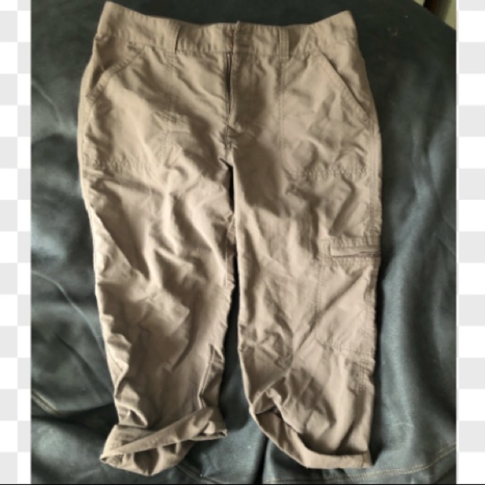 Royal Robbins Cargo Capris in khaki size 10
